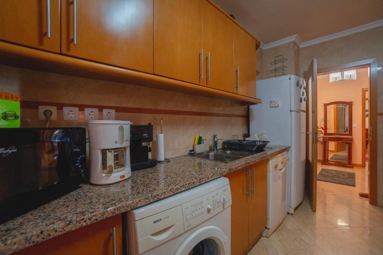 Large Modern Ponta Delgada Apartment Exterior foto