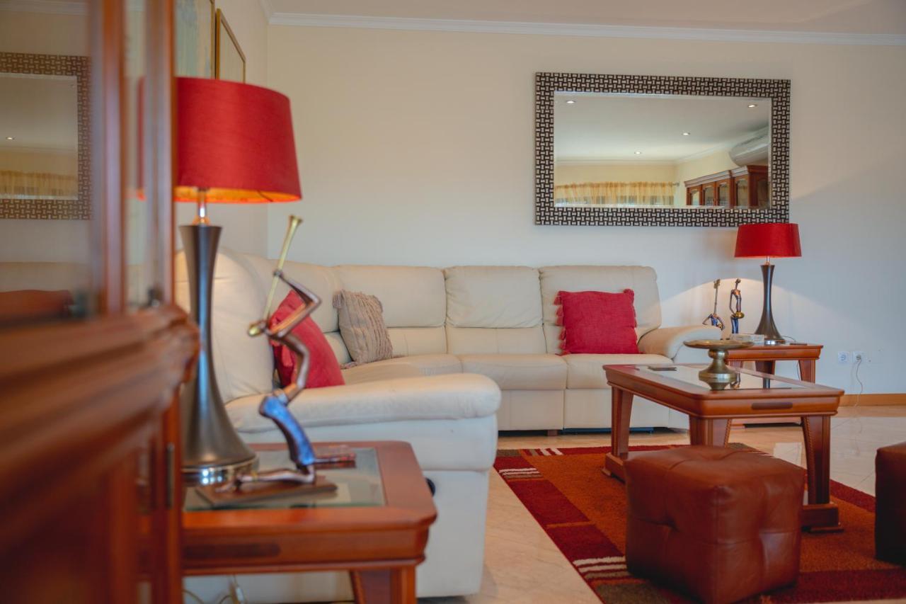 Large Modern Ponta Delgada Apartment Exterior foto
